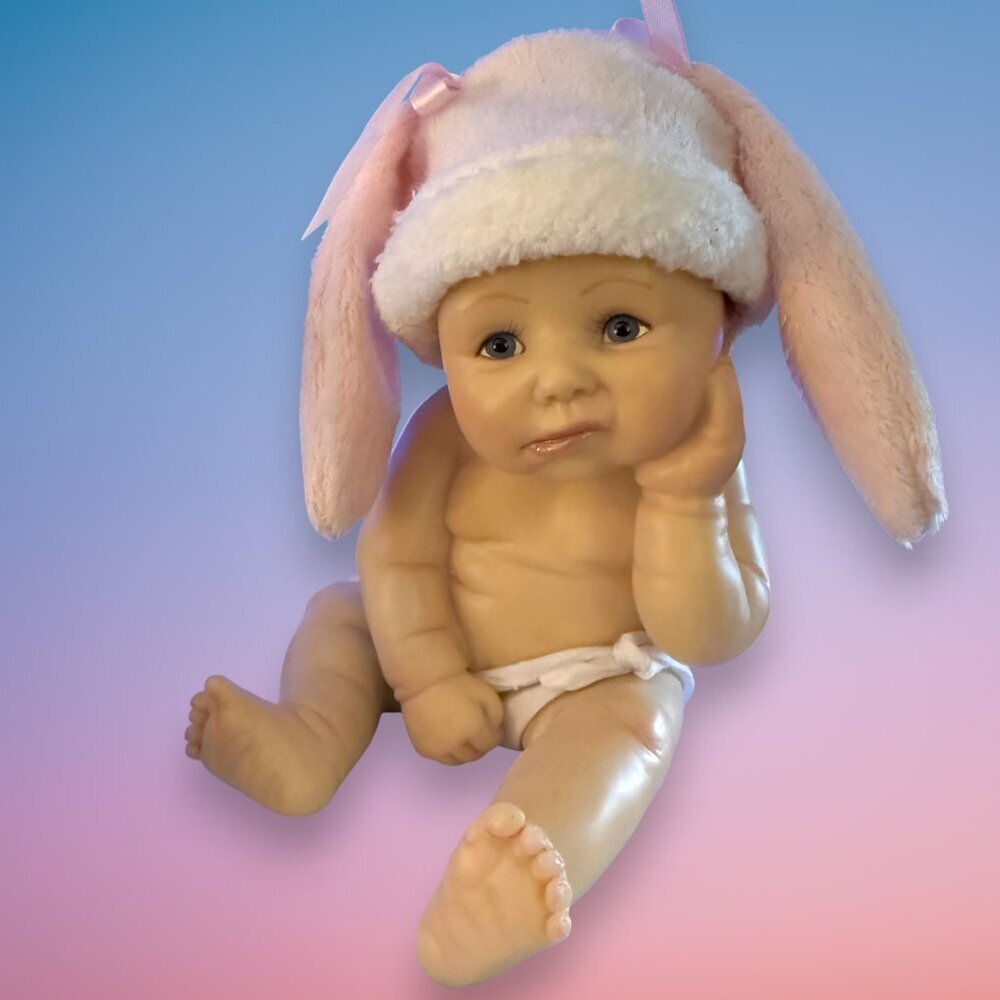 Ashton Drake Babies It's Not Easy Being Cute Collectable Doll Set - Picture 7 of 11
